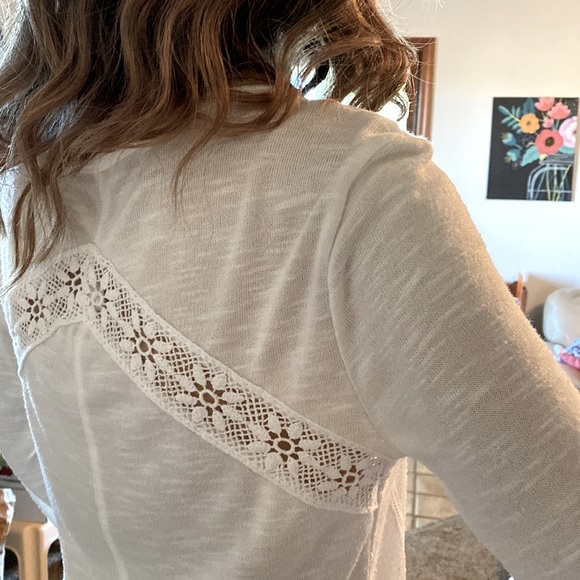 White, Lace detailed, Henley Style Shirt. Size Small. - Picture 4 of 8